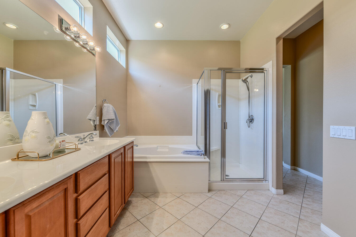 Indio, California 92201, United States, 2 Bedrooms Bedrooms, ,2 BathroomsBathrooms,Residential,Active,241412