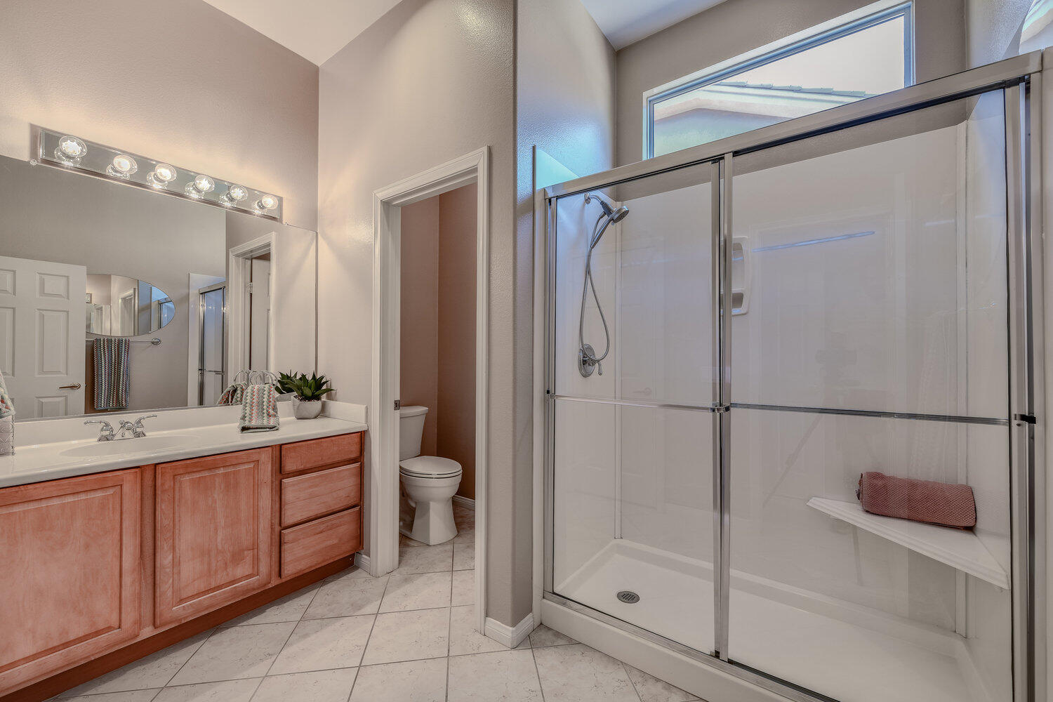 Indio, California 92201, United States, 2 Bedrooms Bedrooms, ,2 BathroomsBathrooms,Residential,Active,241412