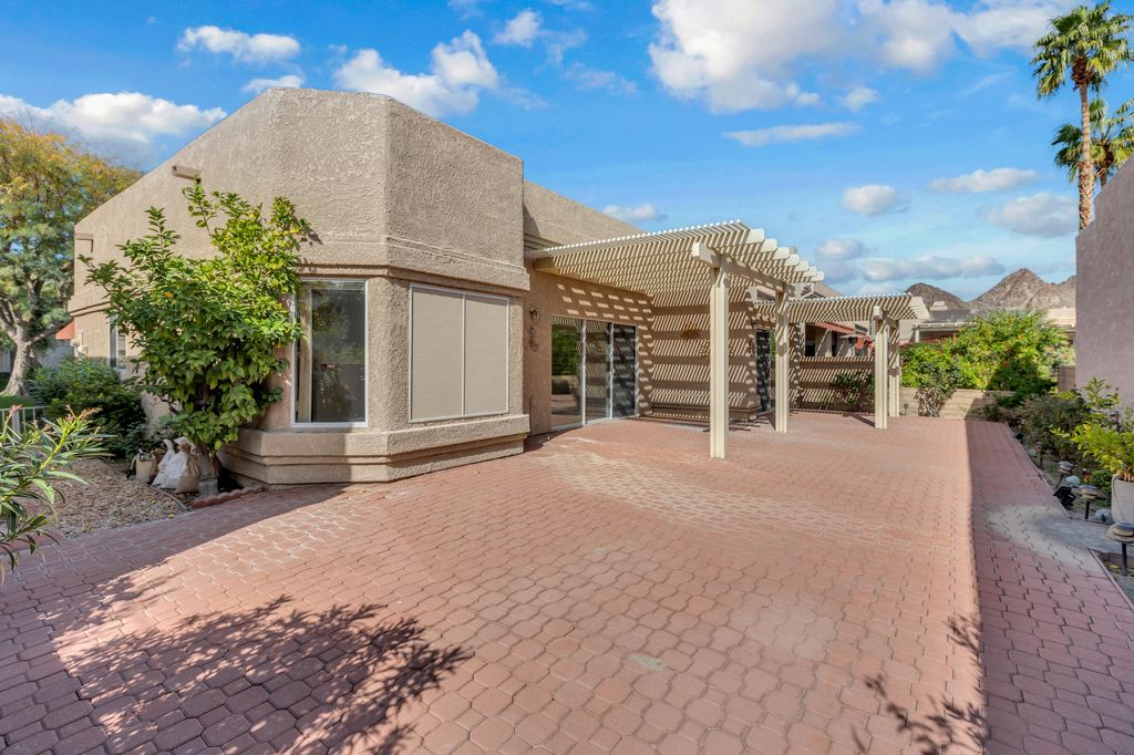 Photo of 48614 Calle Esperanza, La Quinta, CA 92253 (MLS # 219143605)