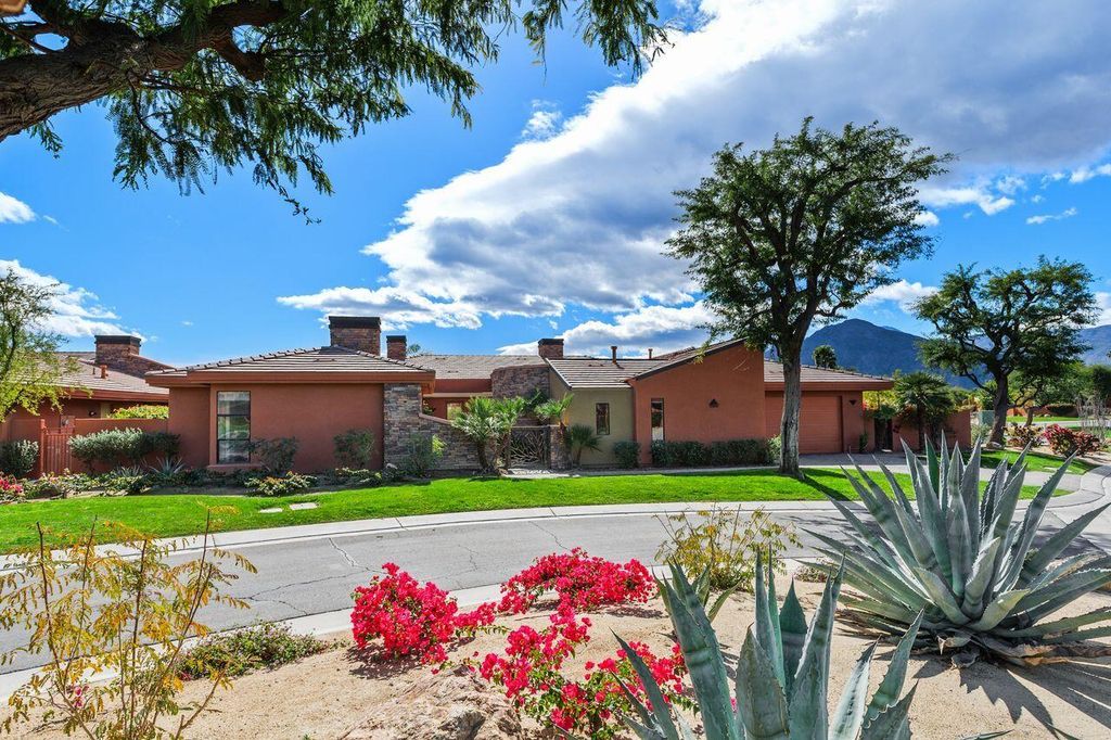 Photo of 50220 Via Puente, La Quinta, CA 92253 (MLS # 219143834)