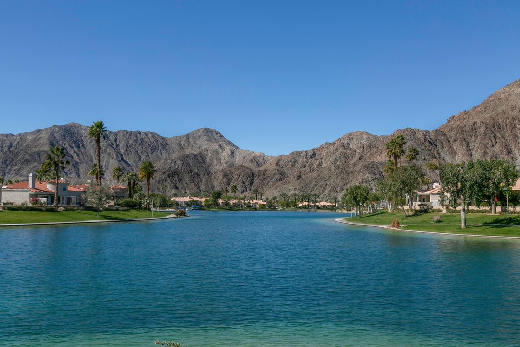 Photo of 48611 Calle Esperanza, La Quinta, CA 92253 (MLS # 219132259)
