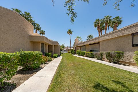 Condominium in Cathedral City CA 68723 Calle Tortosa.jpg