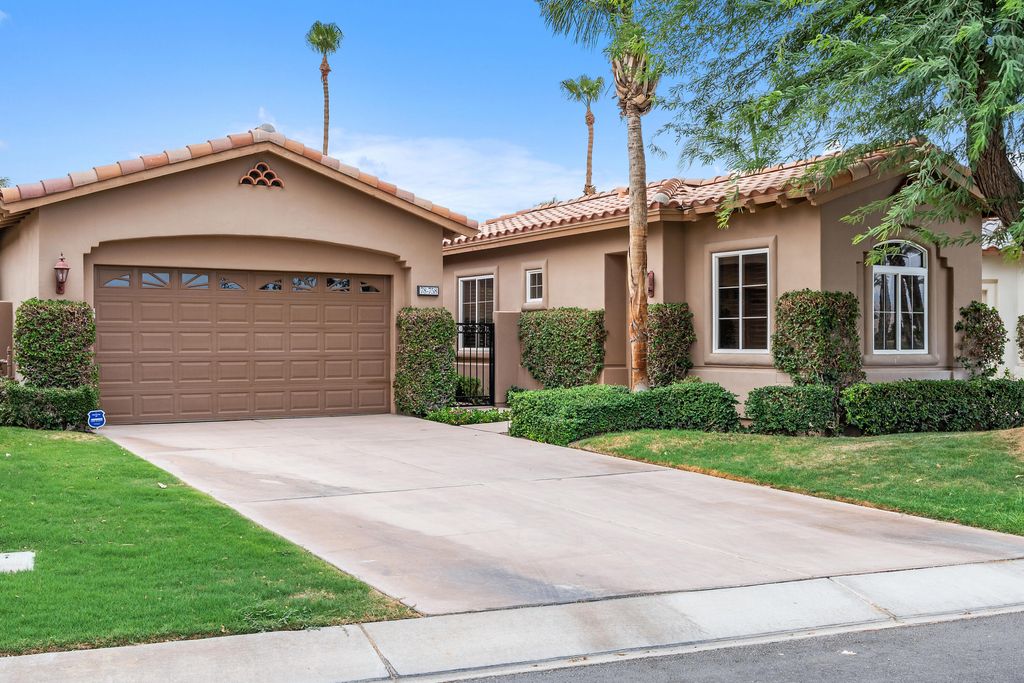 Photo of 78758 Via Carmel, La Quinta, CA 92253 (MLS # 219136619)