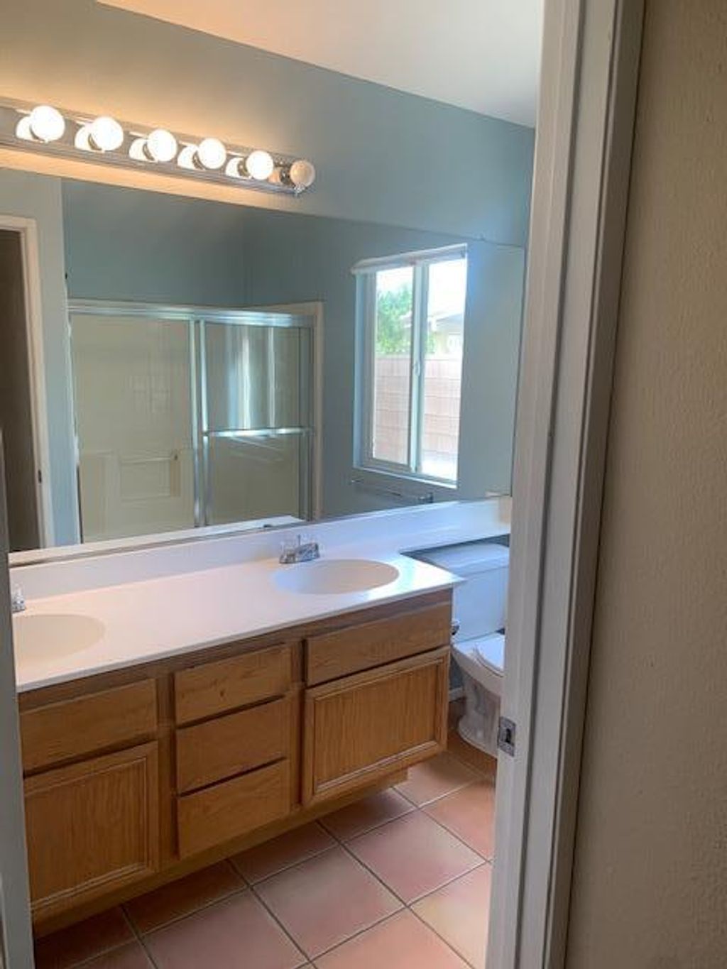listing image 10996135381127975018