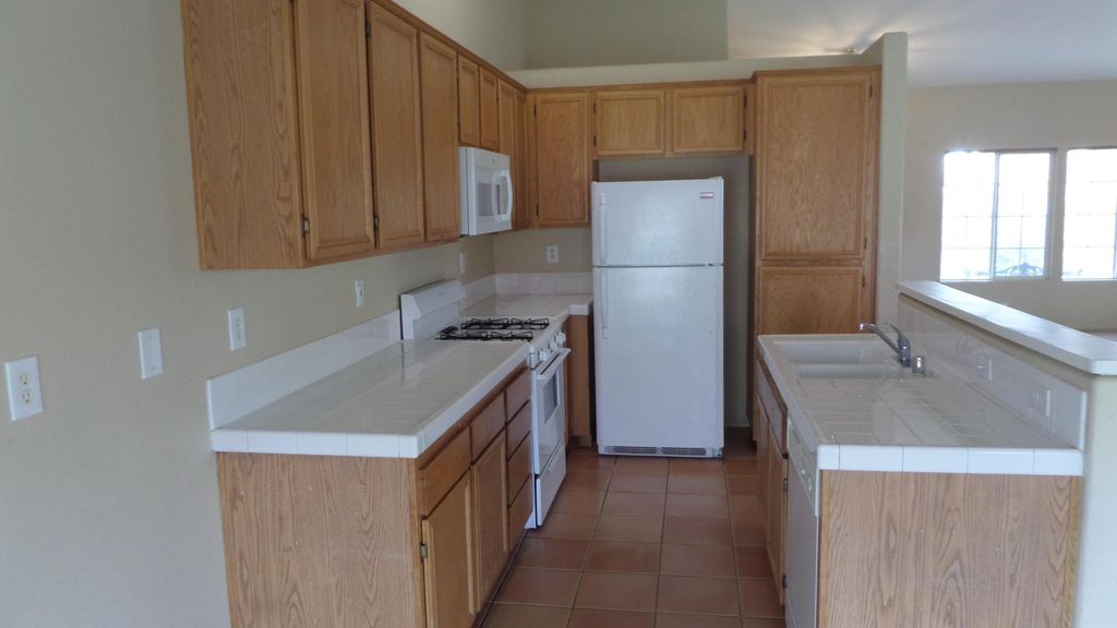 listing image 10995921802925851703
