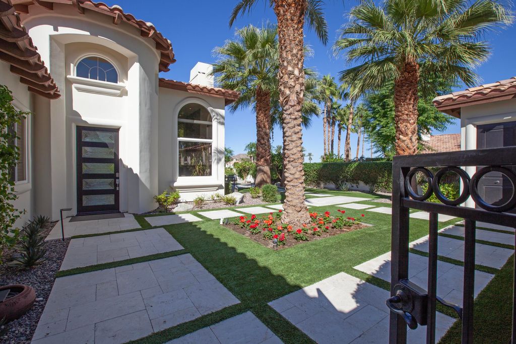 Photo of 49783 Via Conquistador, La Quinta, CA 92253 (MLS # 219137982)