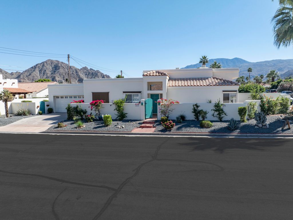 Photo of 77405 Calle Sonora, La Quinta, CA 92253 (MLS # 219145187)