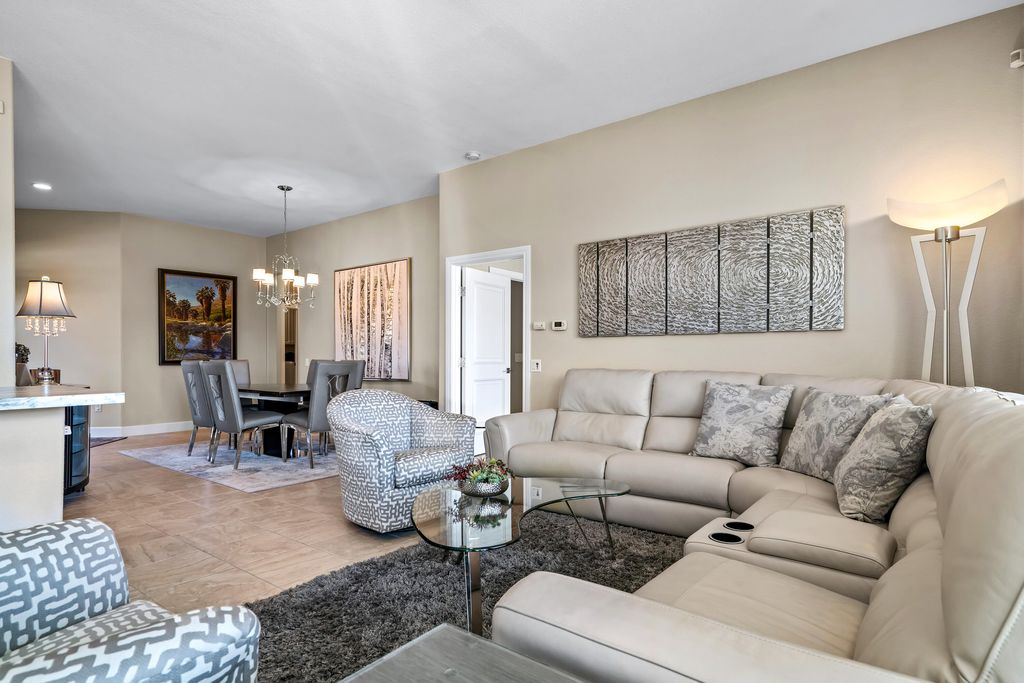 listing image 10993947881265778176