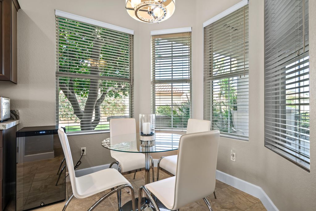 listing image 10996581545328442994