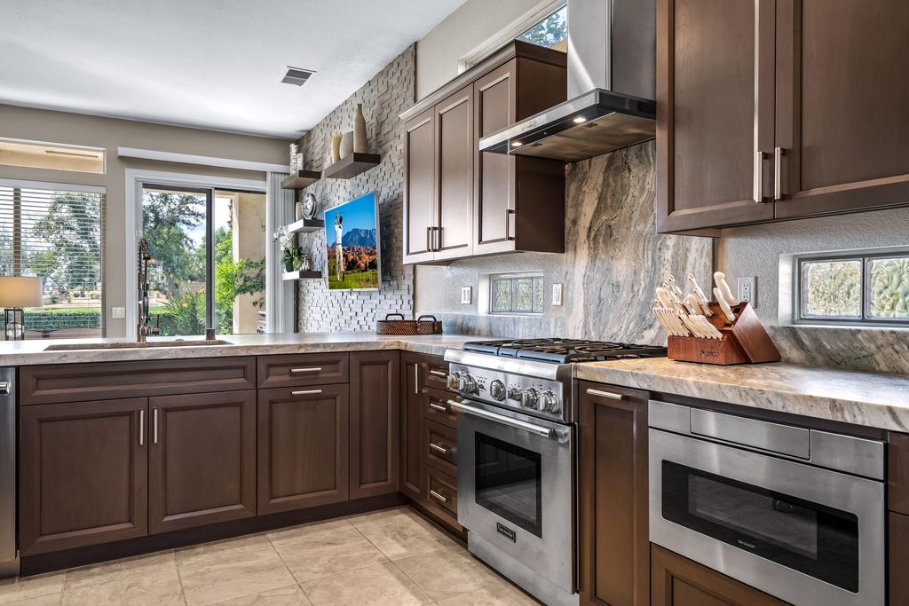 listing image 10994572911841673870