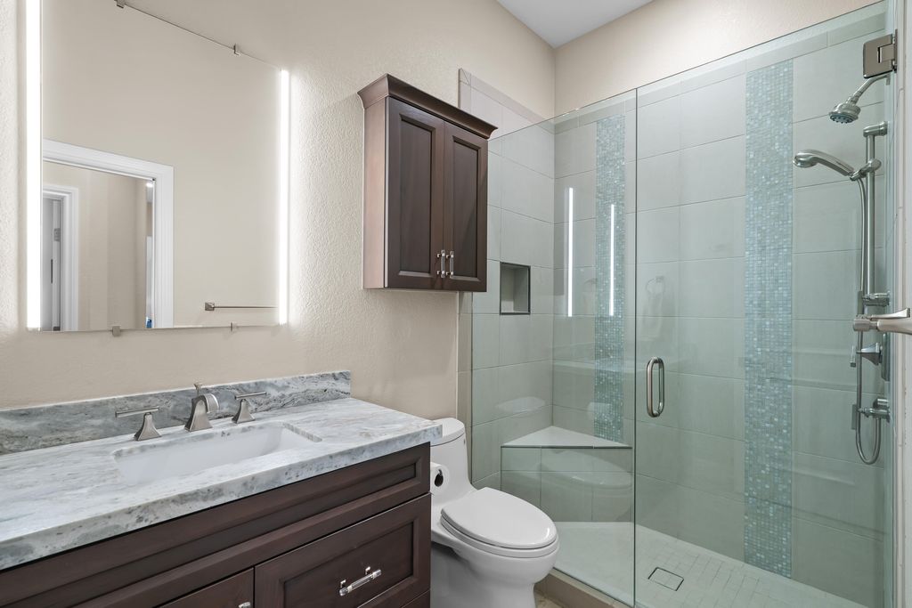 listing image 10990314141829244740