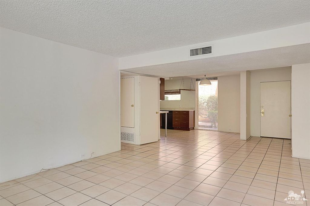 listing image 10995682737558189812