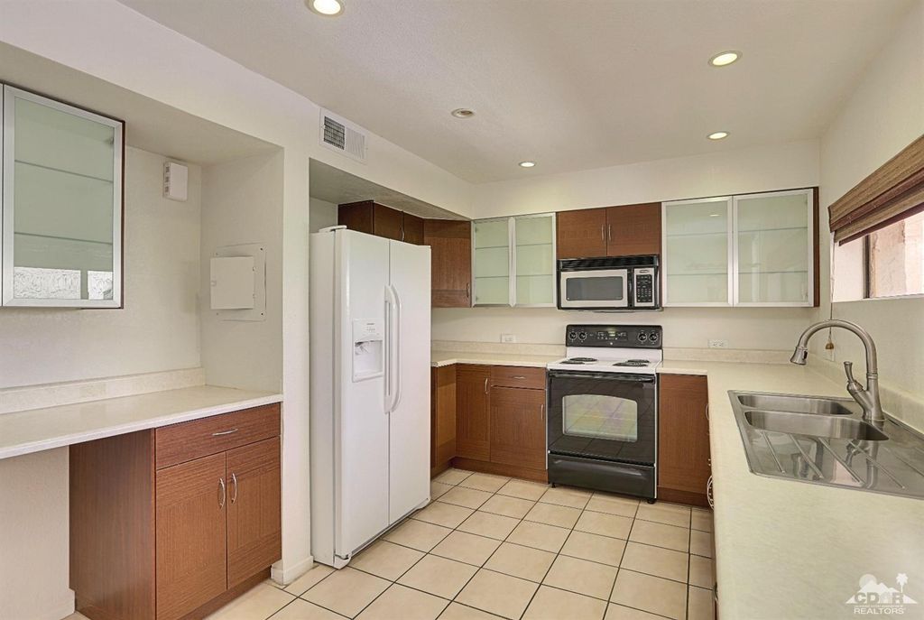 listing image 10994983517323676476