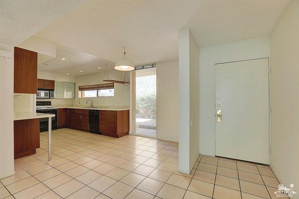 listing image 10997495067632800030
