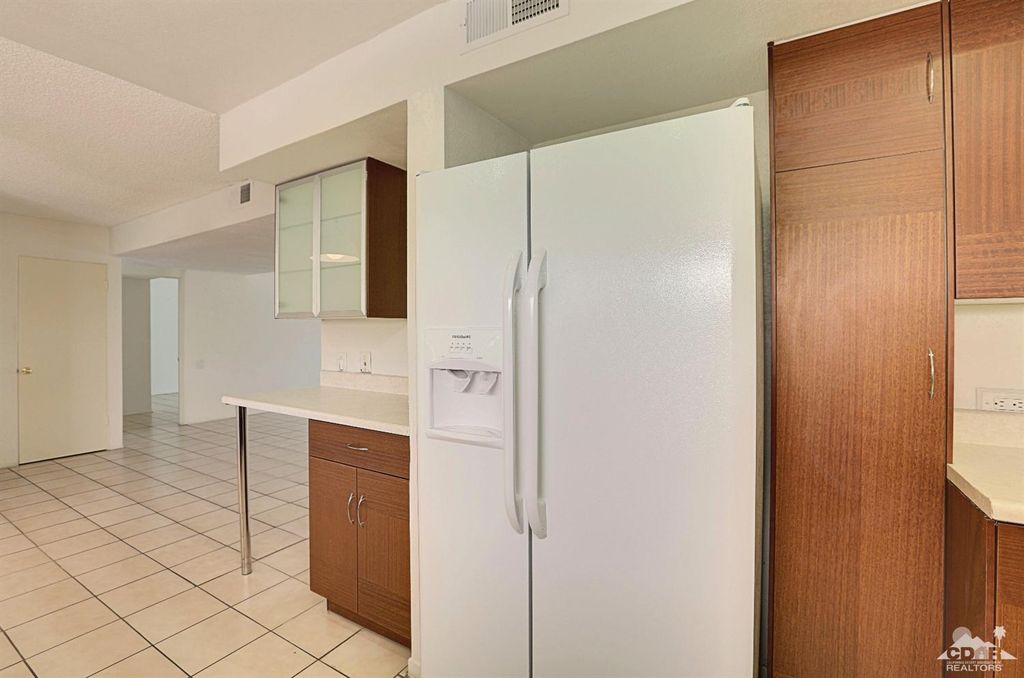 listing image 10996252771674282996