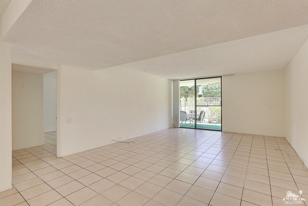 listing image 10990346342084291933