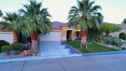Single Family Residence in Palm Springs CA 3908 Mira Arena.jpg