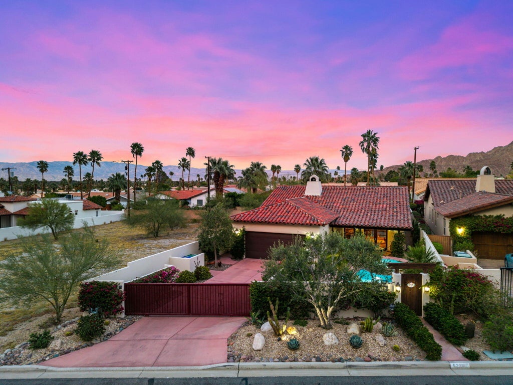 Photo of 52320 Avenida Montezuma, La Quinta, CA 92253 (MLS # 219153820)