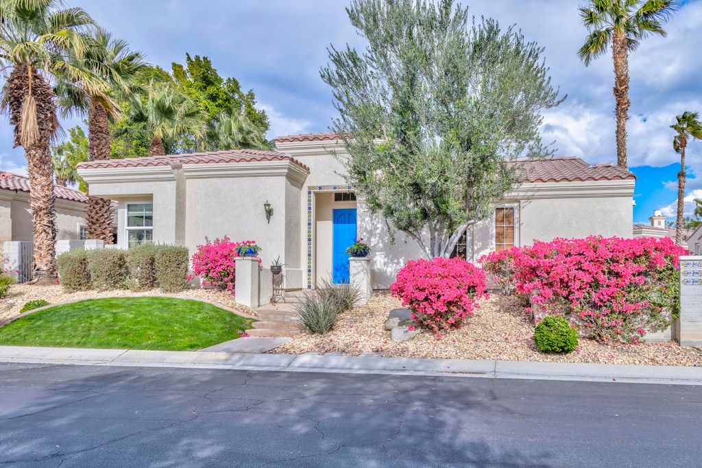 Photo of 80890 Via Puerta Azul, La Quinta, CA 92253 (MLS # 219139080)
