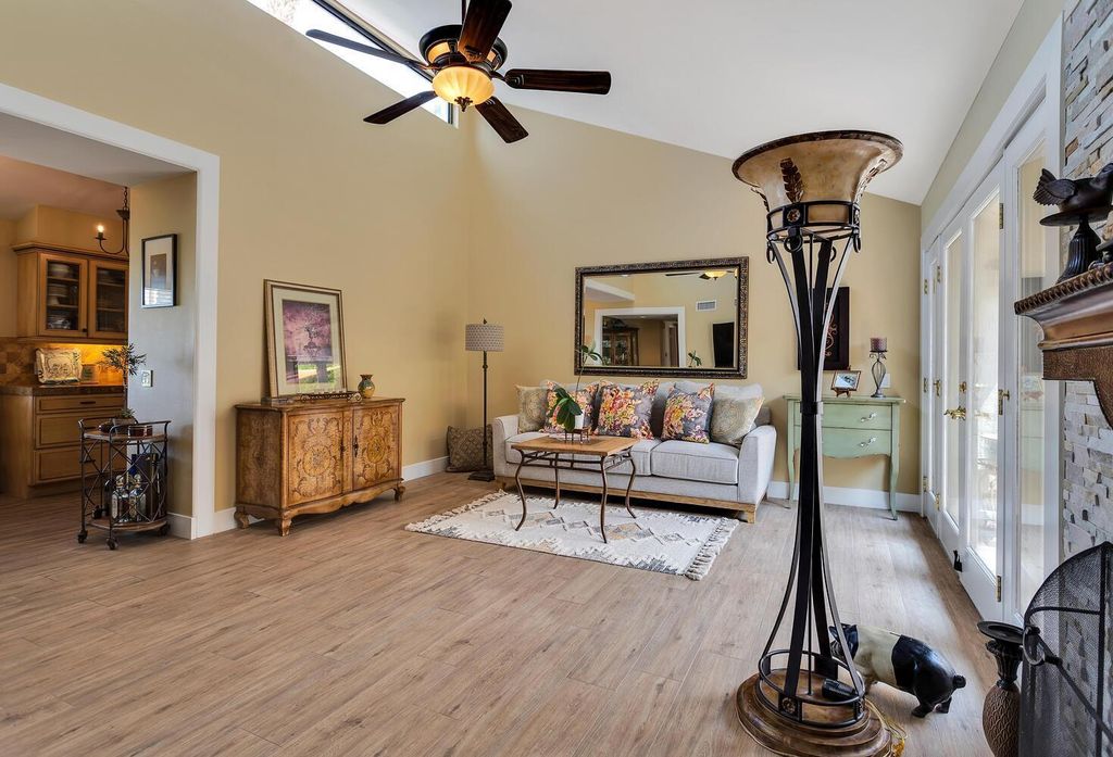 listing image 10993120333197