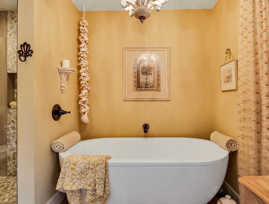 listing image 10997388753981723381