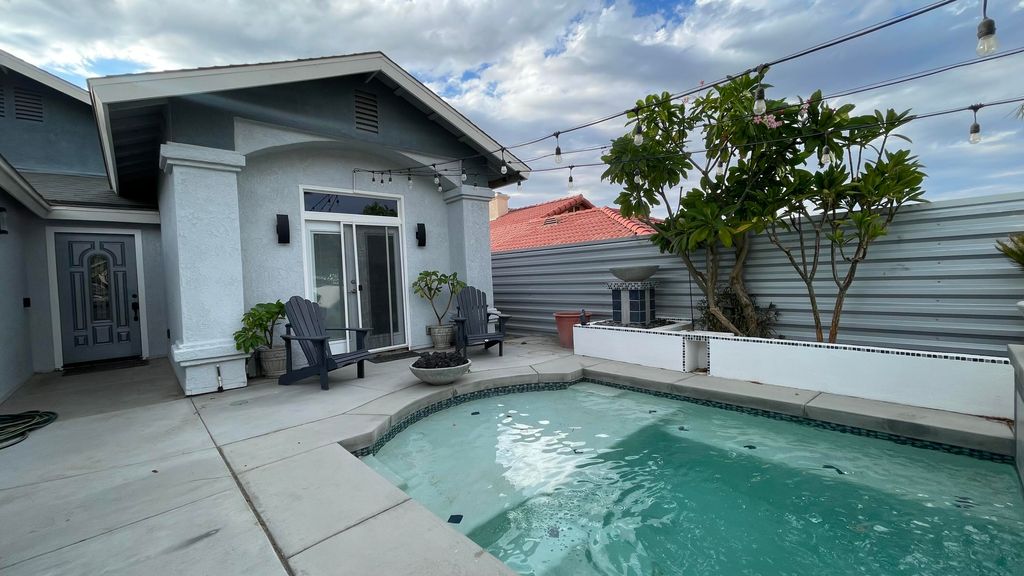 Photo of 54925 Avenida Alvarado, La Quinta, CA 92253 (MLS # 219136741)