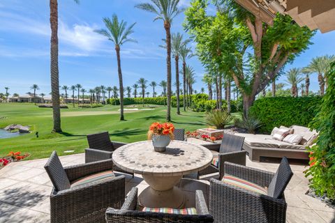 Condominium in Palm Desert CA 453 Falcon View.jpg