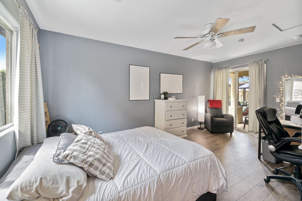 listing image 10995124426350988330