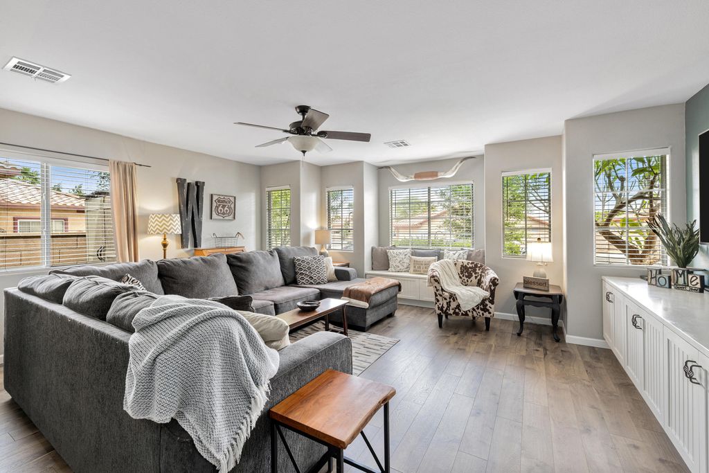 listing image 10997440495338686416