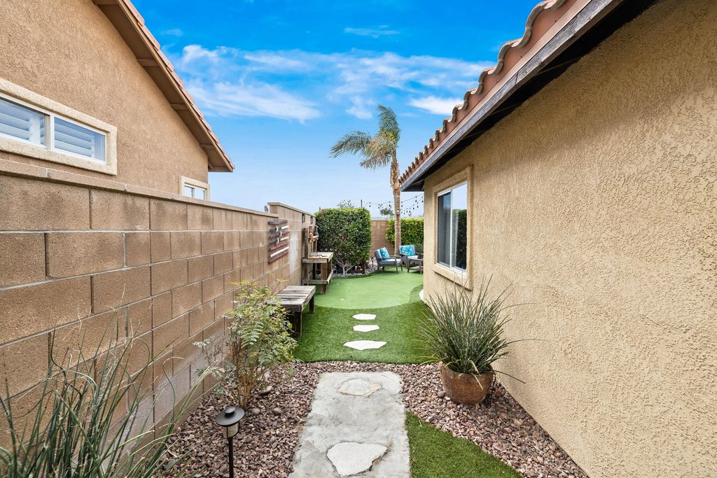 listing image 10999367933253890063