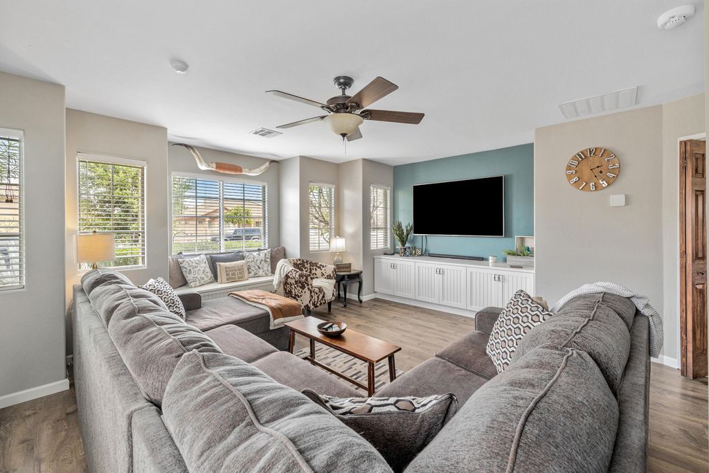listing image 10992218586493461732