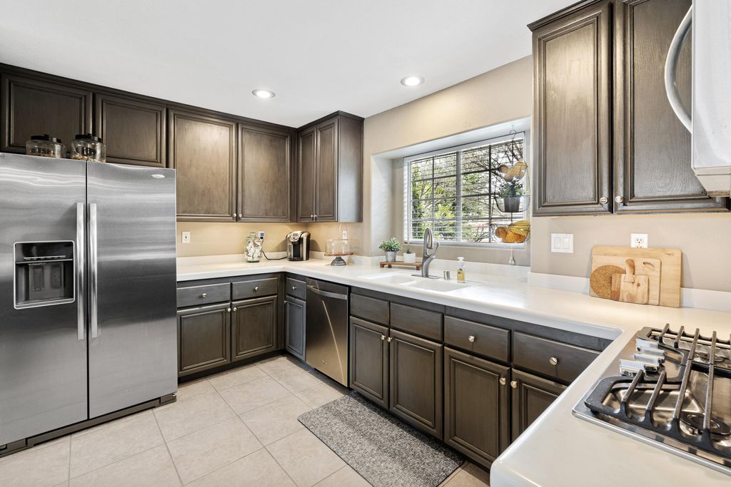 listing image 10995564370150155426