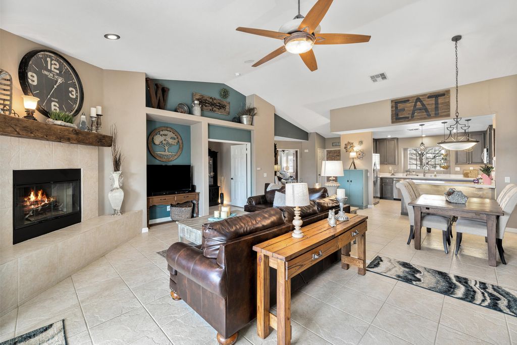 listing image 10993624517120397122