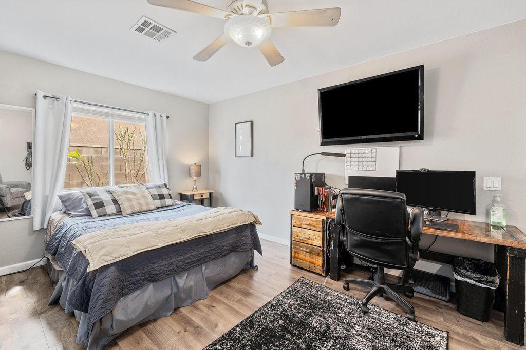 listing image 10994388858009236272