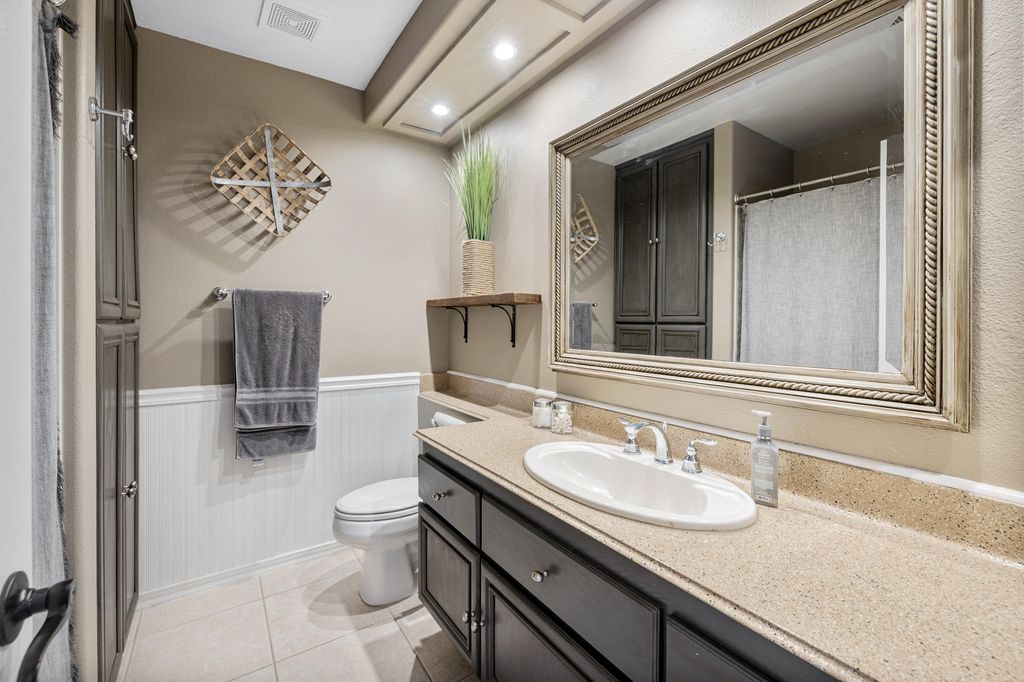 listing image 10999022207096123113