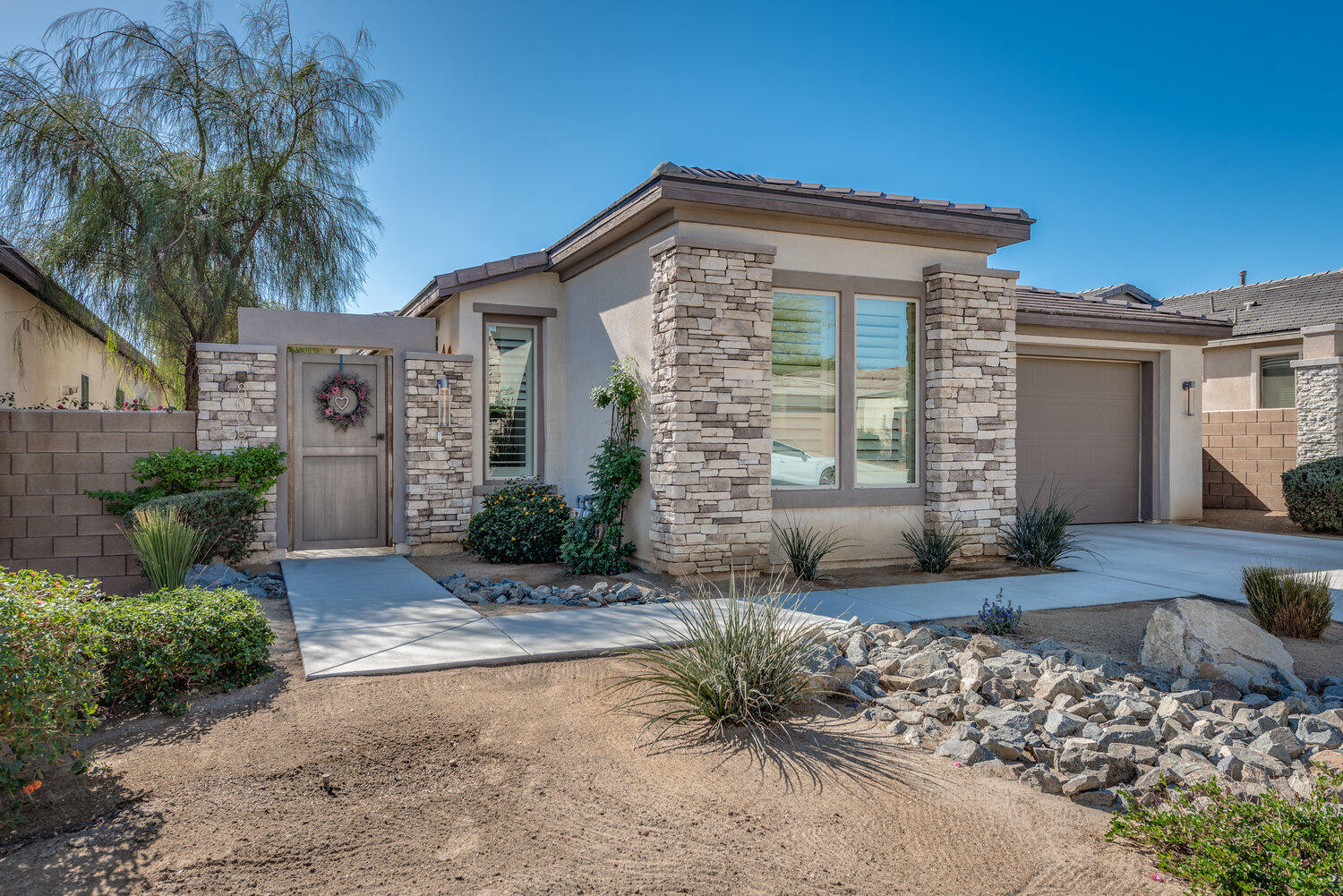 Indio, California 92201, United States, 3 Bedrooms Bedrooms, ,3 BathroomsBathrooms,Residential,Active,252616