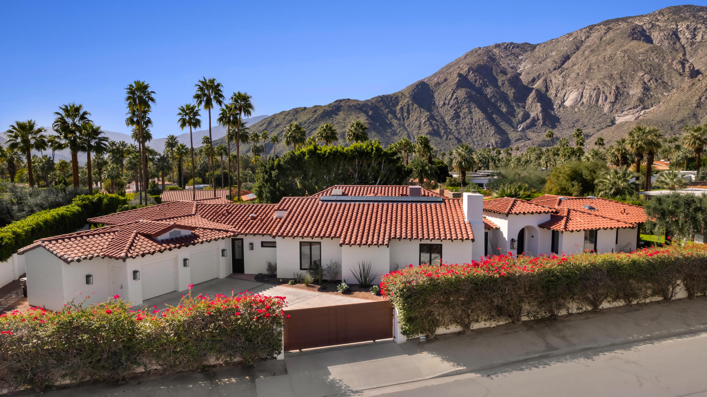 Palm Springs, California 92262, United States, 4 Bedrooms Bedrooms, ,4 BathroomsBathrooms,Residential,Active,23445