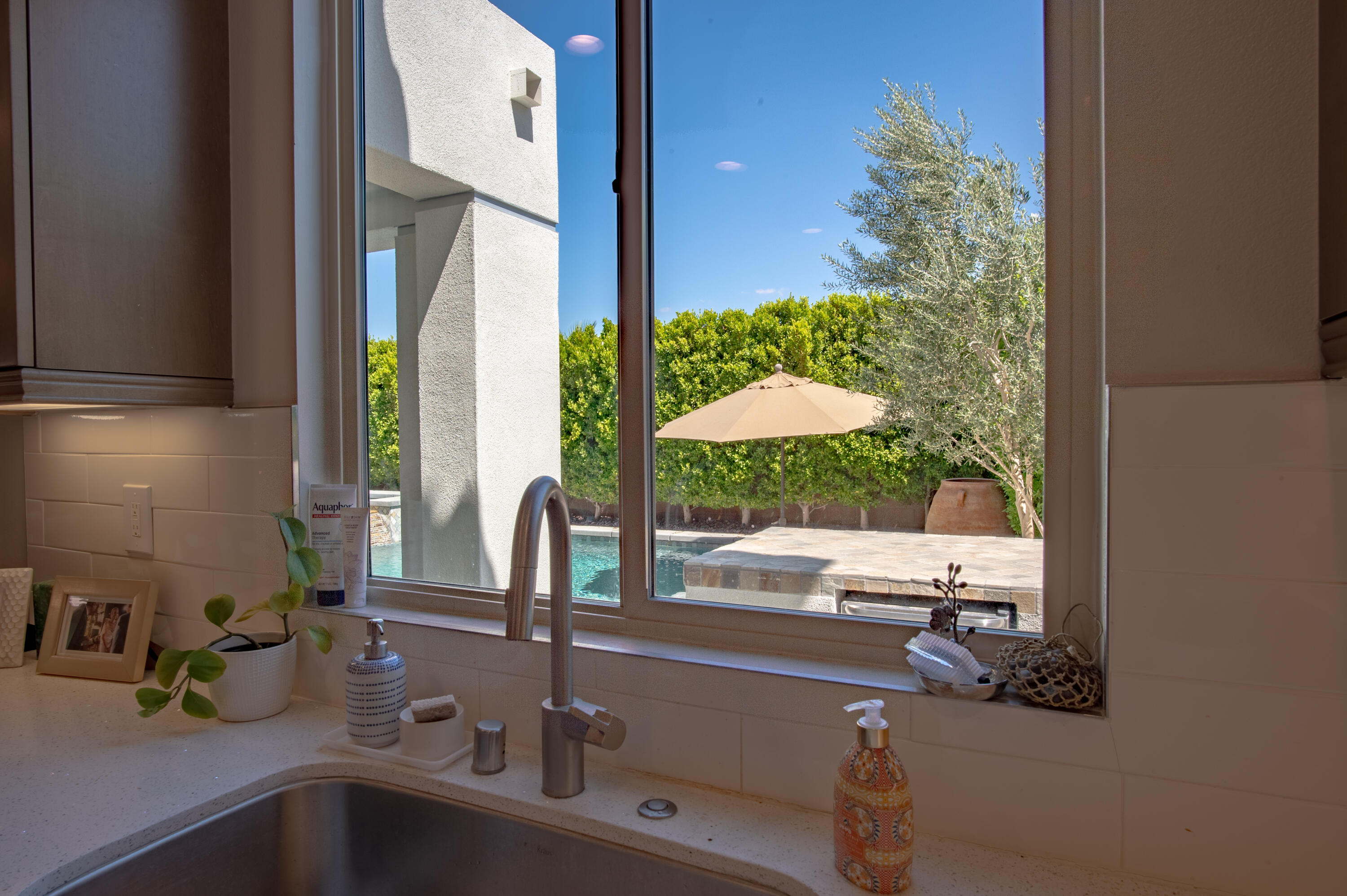 Palm Desert, California 92211, United States, 4 Bedrooms Bedrooms, ,3 BathroomsBathrooms,Residential,Active,241409