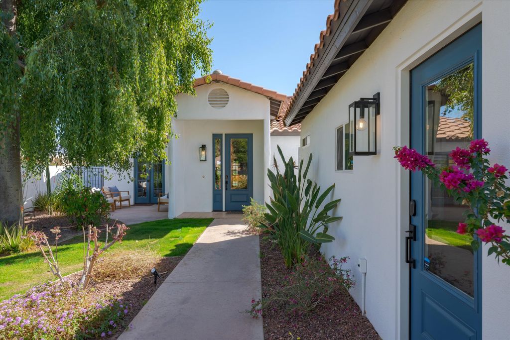 Photo of 50700 Calle Paloma, La Quinta, CA 92253 (MLS # 219146717)