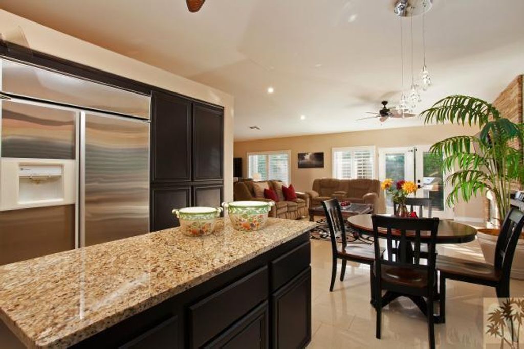 listing image 10996398047039235653