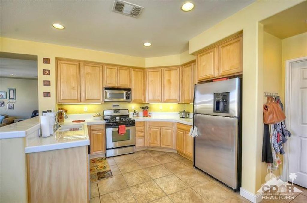 listing image 10994779606152379062