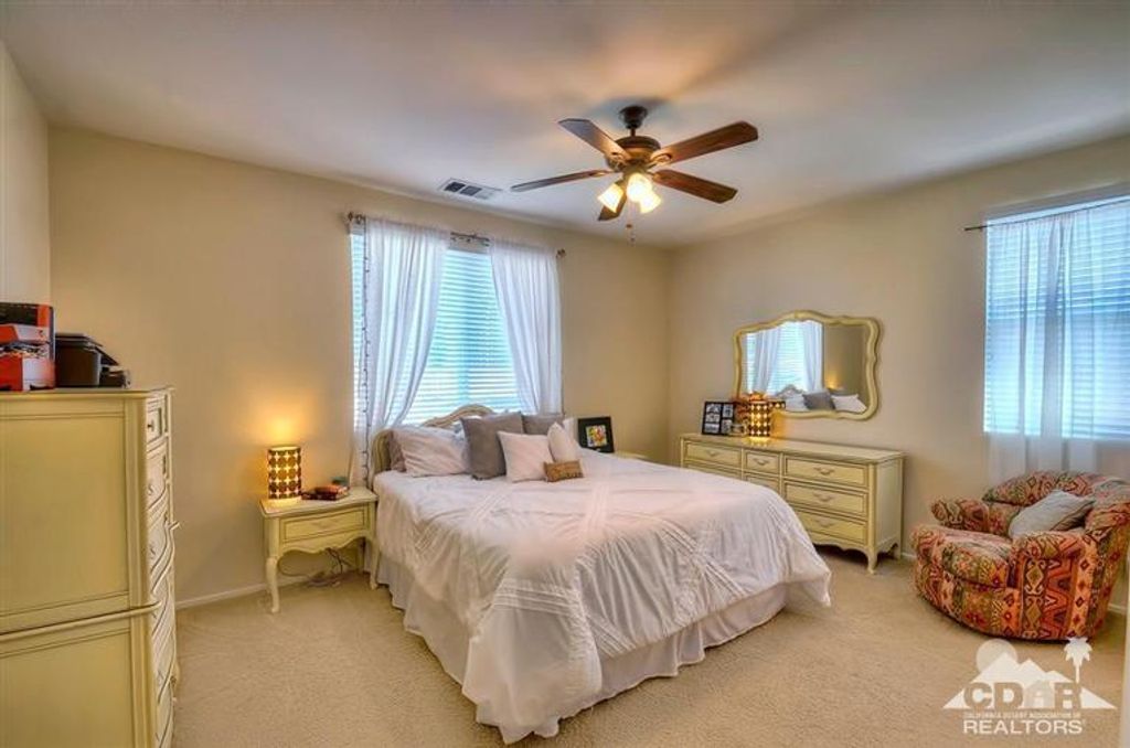 listing image 10991449594240601375