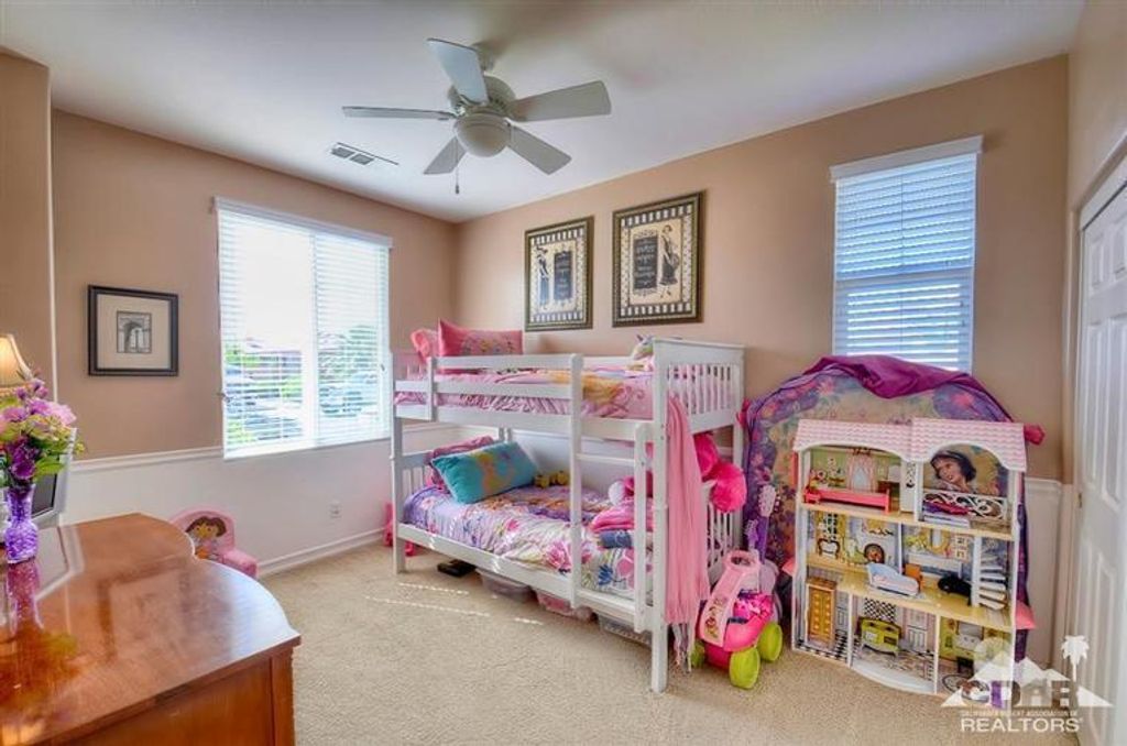 listing image 10994363256511131613
