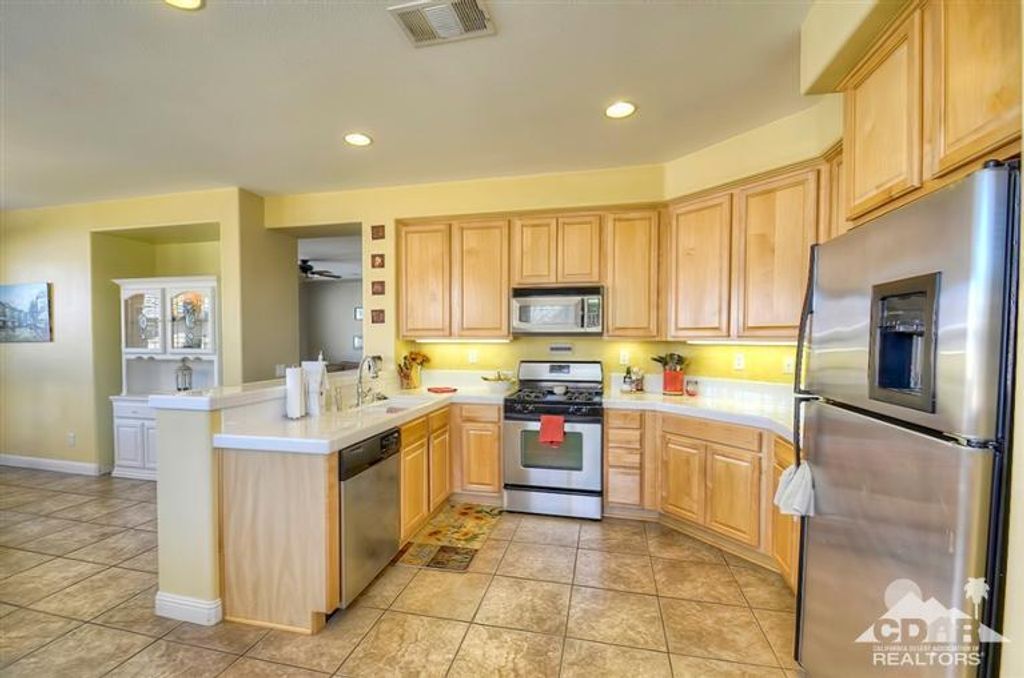 listing image 10994623530581242479