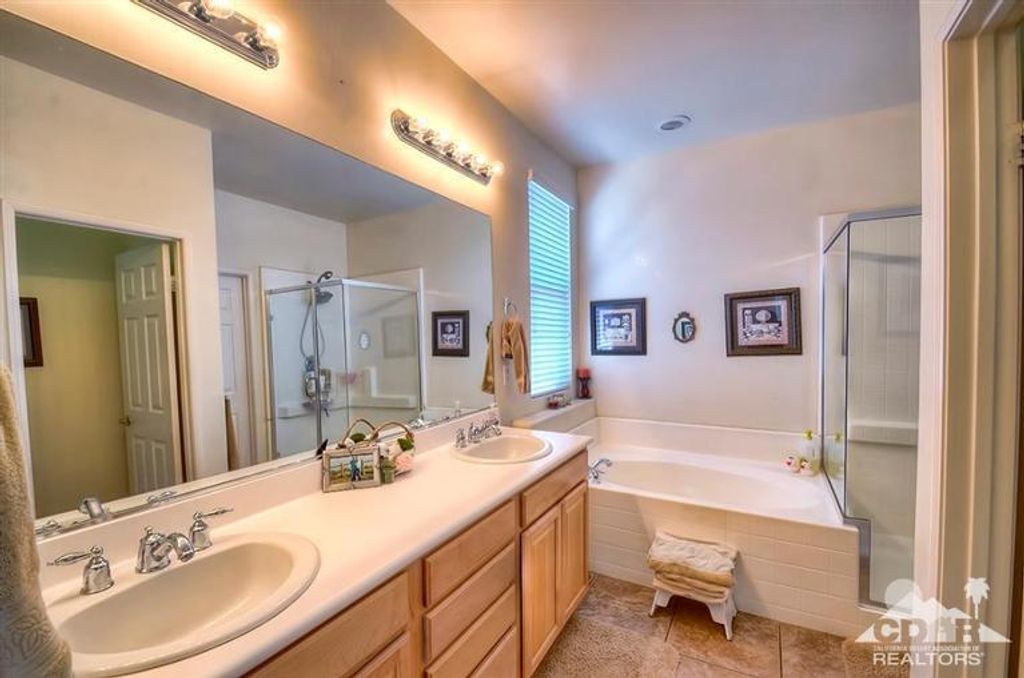 listing image 10990997184711856967