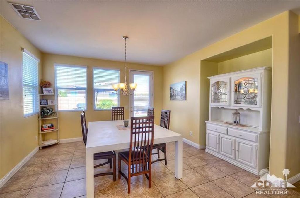 listing image 10999634093868383276