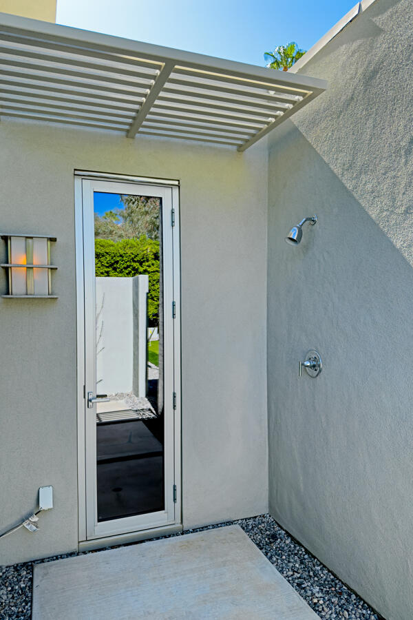 Palm Springs, California 92262, United States, 4 Bedrooms Bedrooms, ,4 BathroomsBathrooms,Residential,Pending,38088