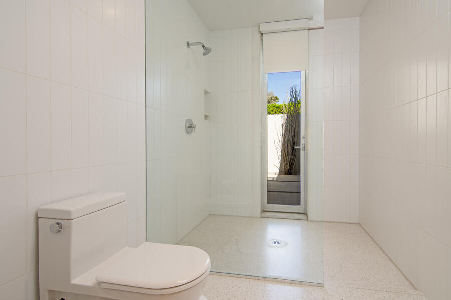 Palm Springs, California 92262, United States, 4 Bedrooms Bedrooms, ,4 BathroomsBathrooms,Residential,Pending,38088