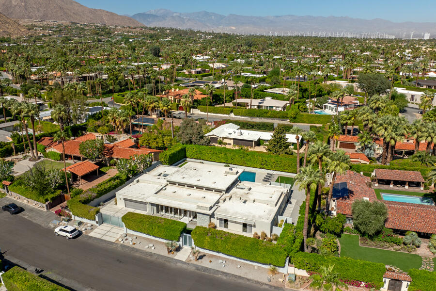 Palm Springs, California 92262, United States, 4 Bedrooms Bedrooms, ,4 BathroomsBathrooms,Residential,Pending,38088