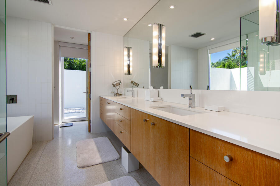 Palm Springs, California 92262, United States, 4 Bedrooms Bedrooms, ,4 BathroomsBathrooms,Residential,Pending,38088